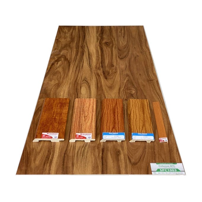 Cận cảnh bề mặt sàn nhựa giả gỗ với vân gỗ tự nhiên