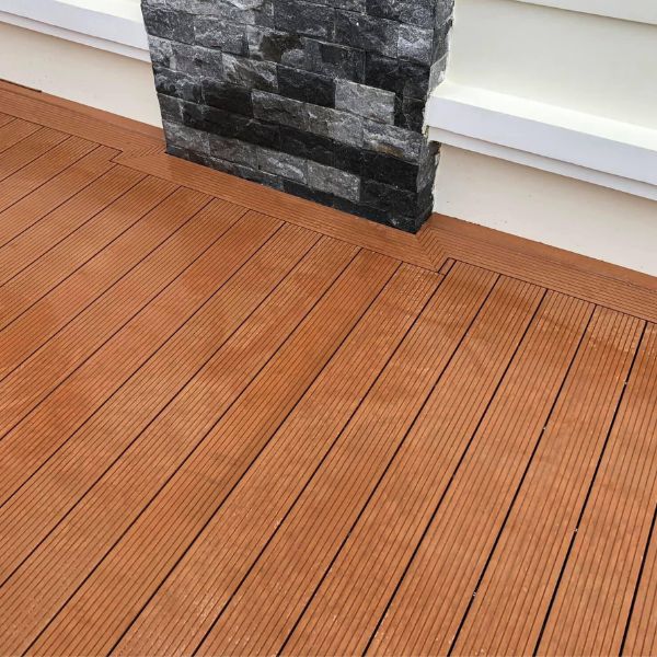 Sàn Gỗ Hồ Bơi Hobiwood: Lựa Chọn Thông Minh Cho Không Gian Ngoài Trời