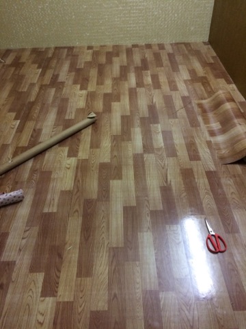 Tấm Simili Giả Gỗ: Giải Pháp Trang Trí Hiện Đại và Tiện Lợi