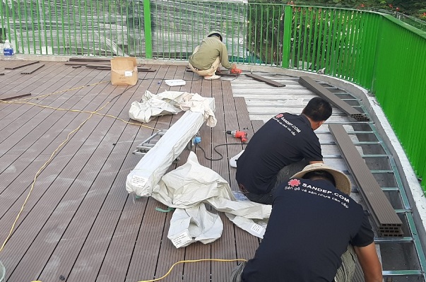 Sàn nhựa ngoài trời giá rẻ - Giải pháp hoàn hảo cho không gian ngoại thất đẹp