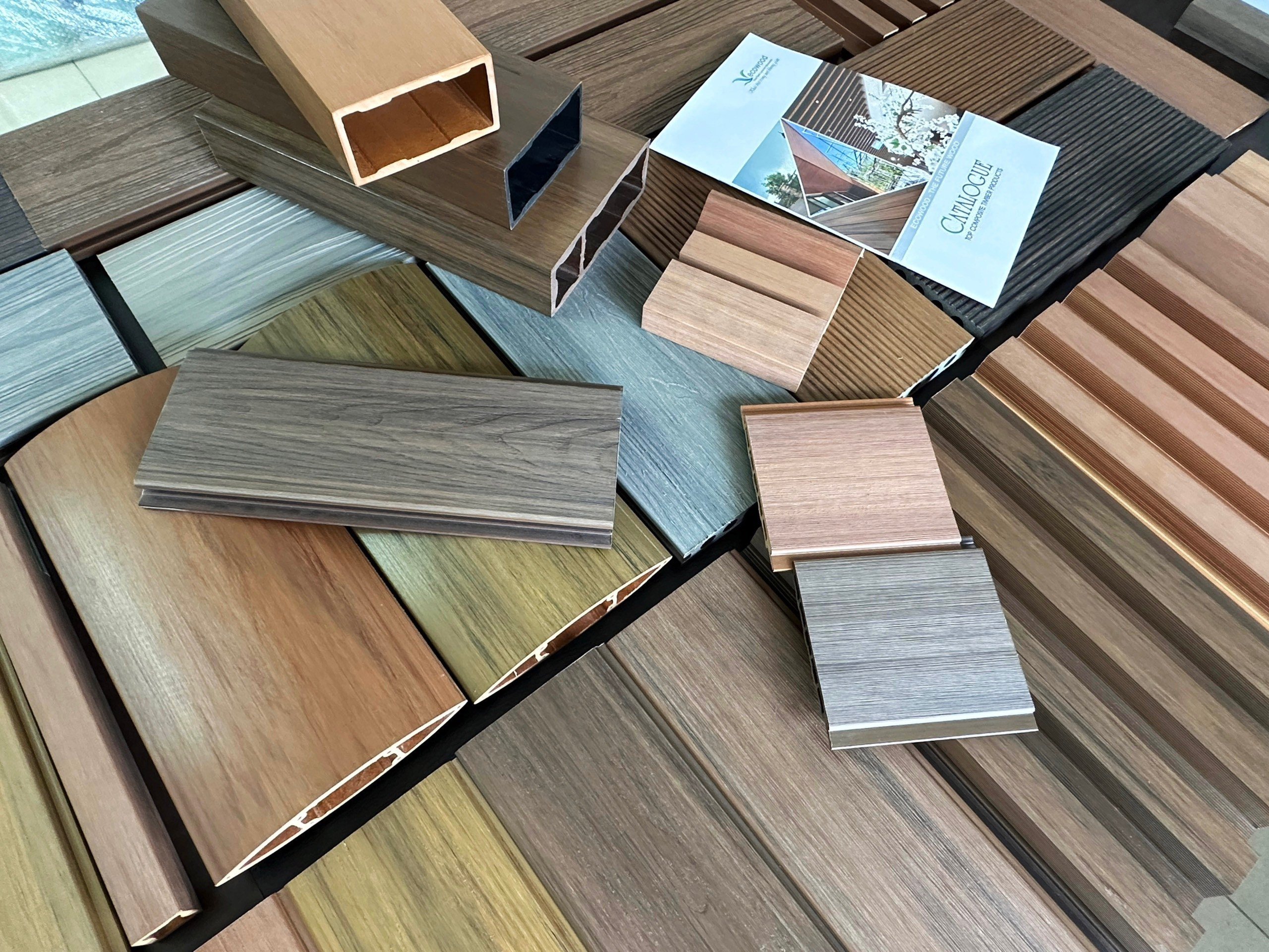Sàn nhựa chống trượt và ứng dụng thực tế