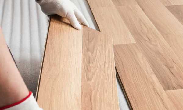 Tại Sao Miếng Dán Sàn Giả Gỗ Lại Lựa Chọn Tuyệt Vời Cho Không Gian Nội Thất?