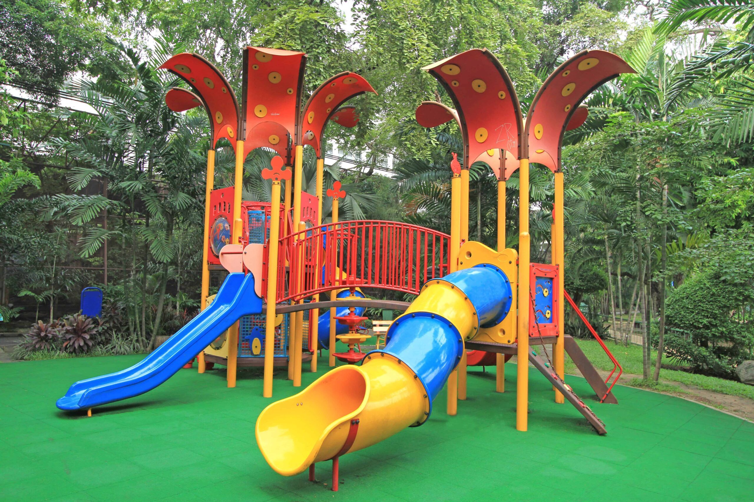 Sàn Cao Su Ngoài Trời: Lợi Ích Và Ứng Dụng Sàn Cao Su Ngoài Trời: Lợi Ích Và Ứng Dụng