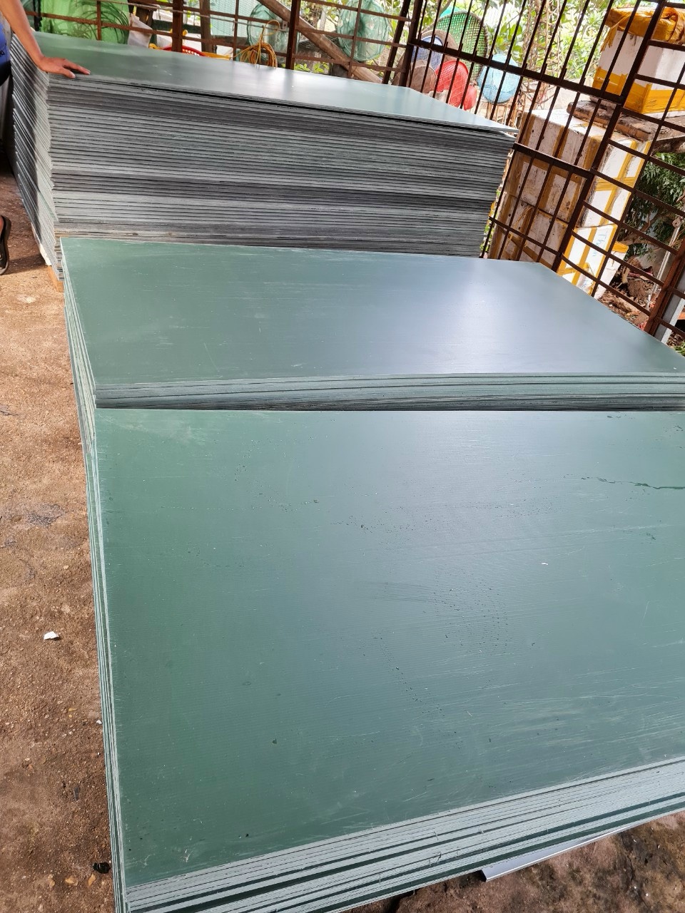 Tìm Hiểu Sàn Nhựa Chịu Lực - Giải Pháp Hoàn Hảo Cho Không Gian Sống Tìm Hiểu Sàn Nhựa Chịu Lực - Giải Pháp Hoàn Hảo Cho Không Gian Sống